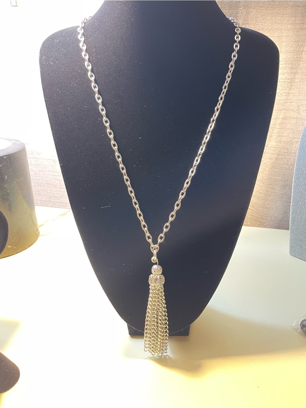 Elegant Silver Tone Tassel Pendant Necklace - Women Jewelry